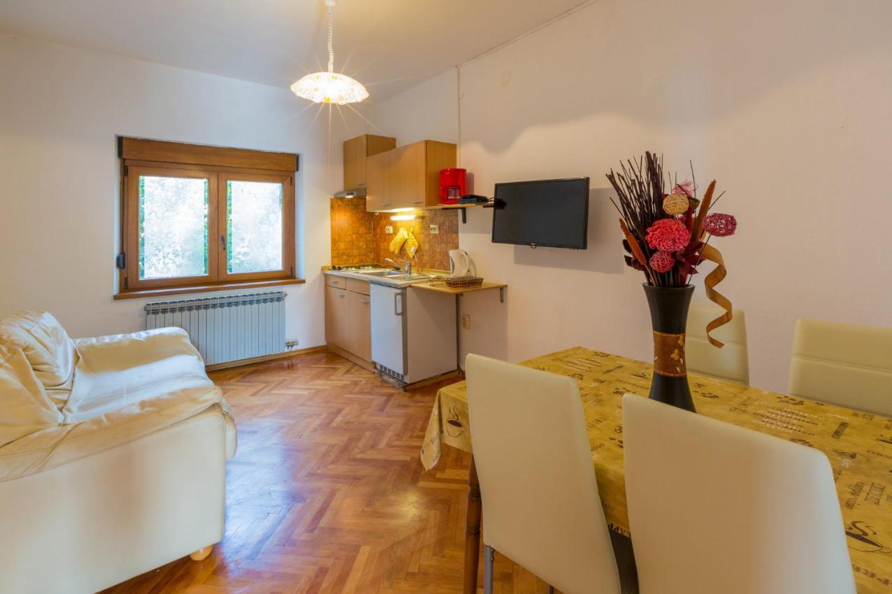Jasminka Loncaric Apartman Crikvenica Kültér fotó