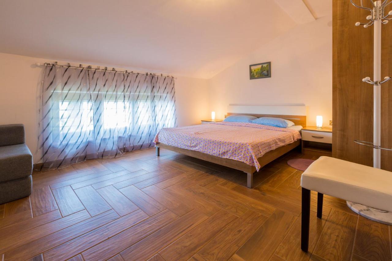 Jasminka Loncaric Apartman Crikvenica Kültér fotó