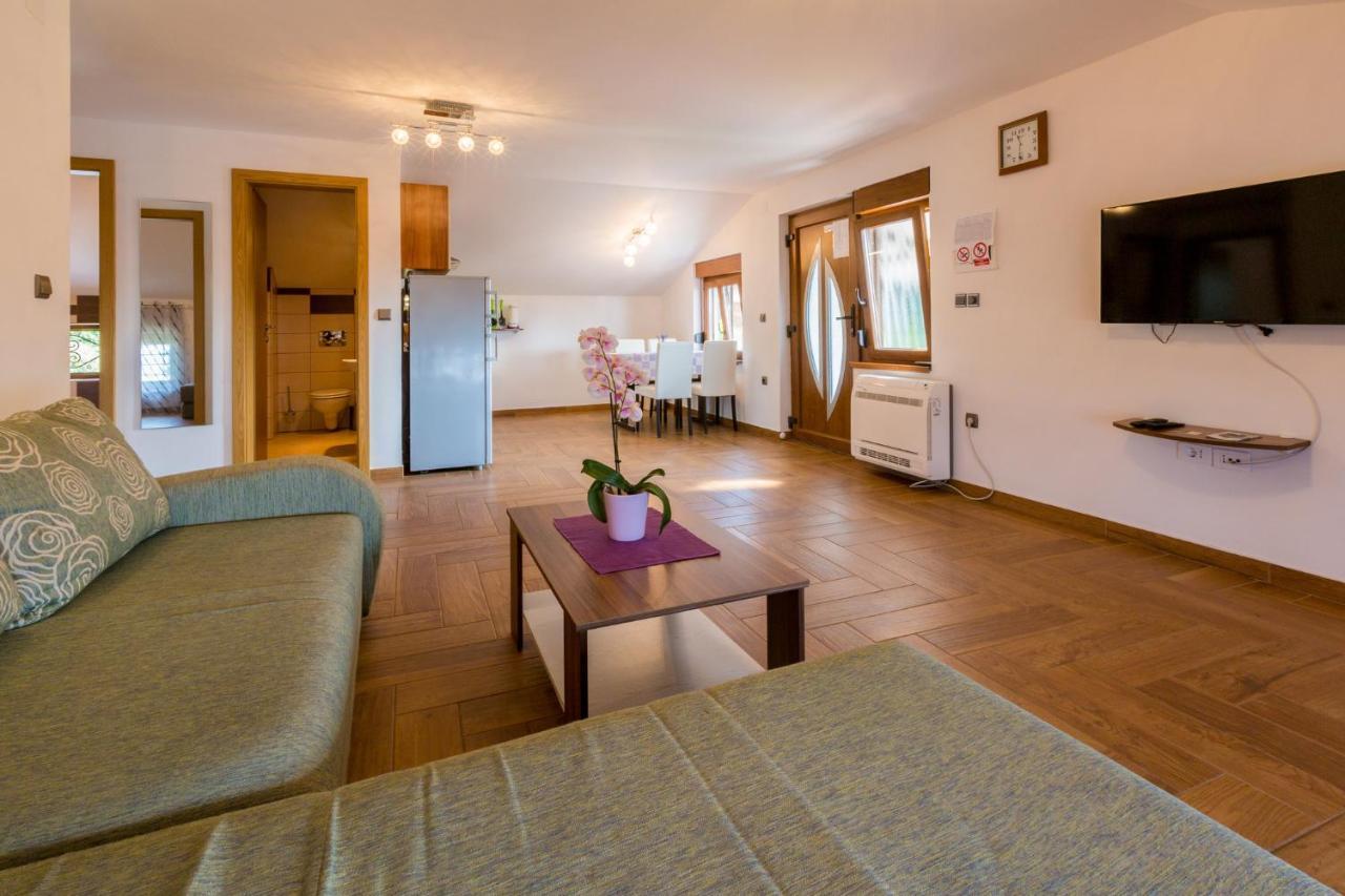 Jasminka Loncaric Apartman Crikvenica Kültér fotó
